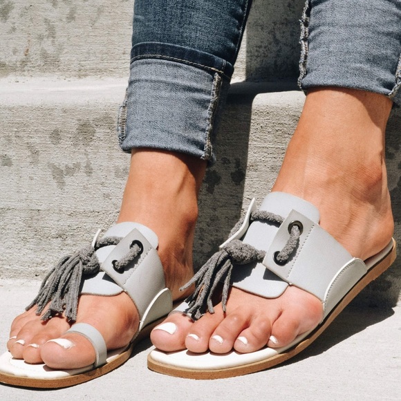 Mi, iM Amelia Sandals - Picture 2 of 6